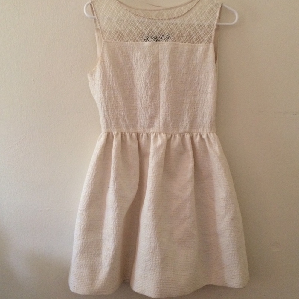 Sleeveless linen dress